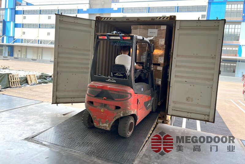 合肥物流倉儲專用電動升降裝卸平臺插圖1 合肥物流倉儲專用電動升降裝卸平臺插圖1